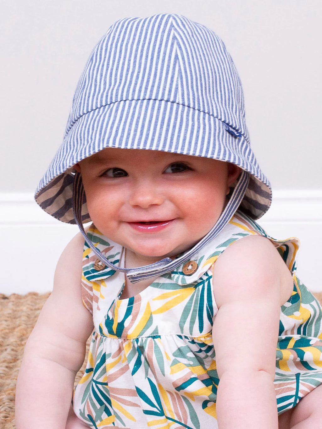 Kite Clothing Baby Classic Reversible White & Navy Sun Hat